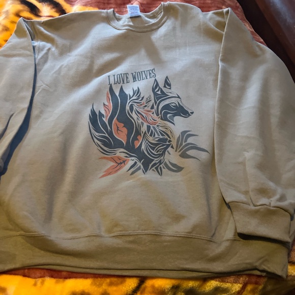 Wolves Style Sweatshirt - Picture 3 of 3